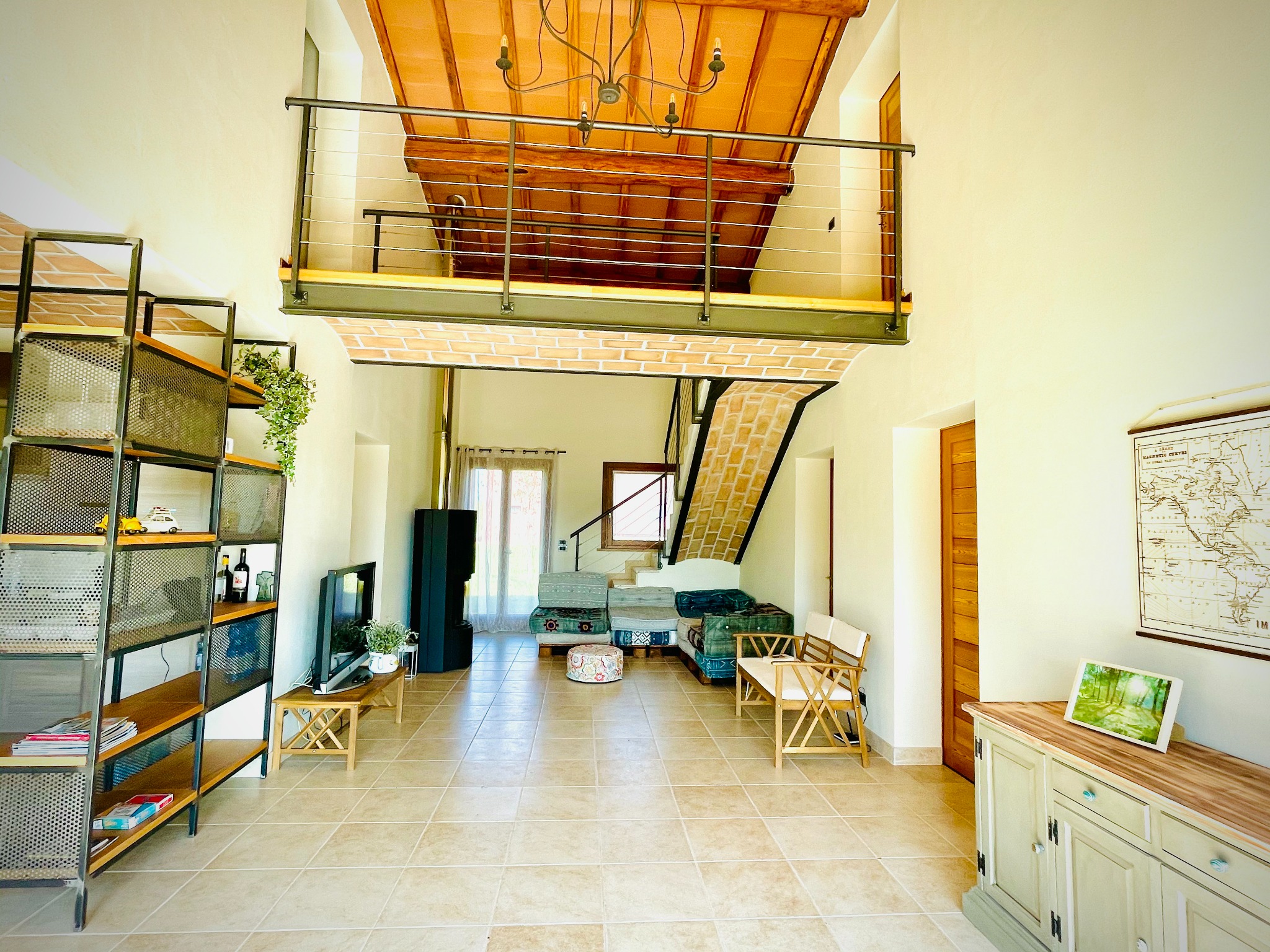 Il luminoso soggiorno della Villa